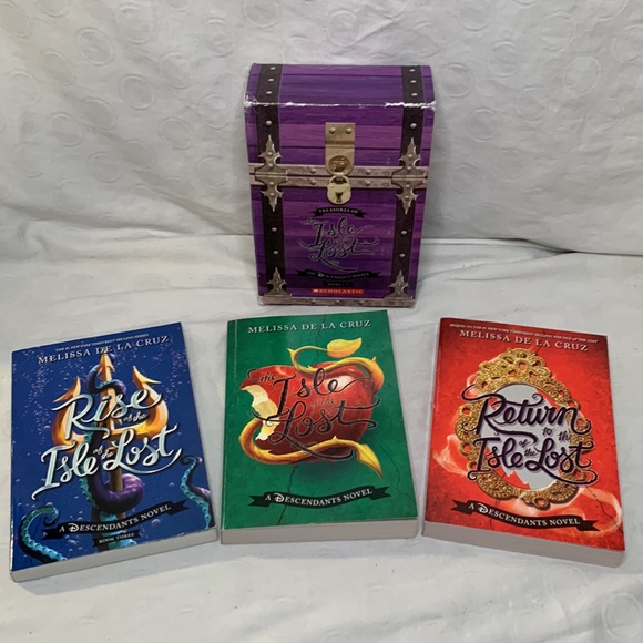 The Descendants Novels The Isle of the Lost 3 Book Series - Picture 3 of 8